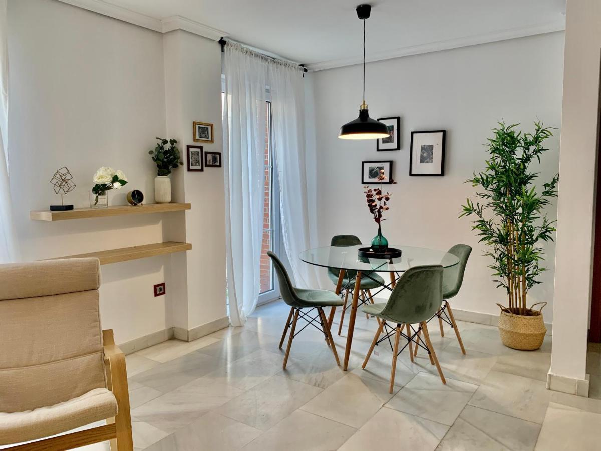 Homely Málaga Larios Exterior foto