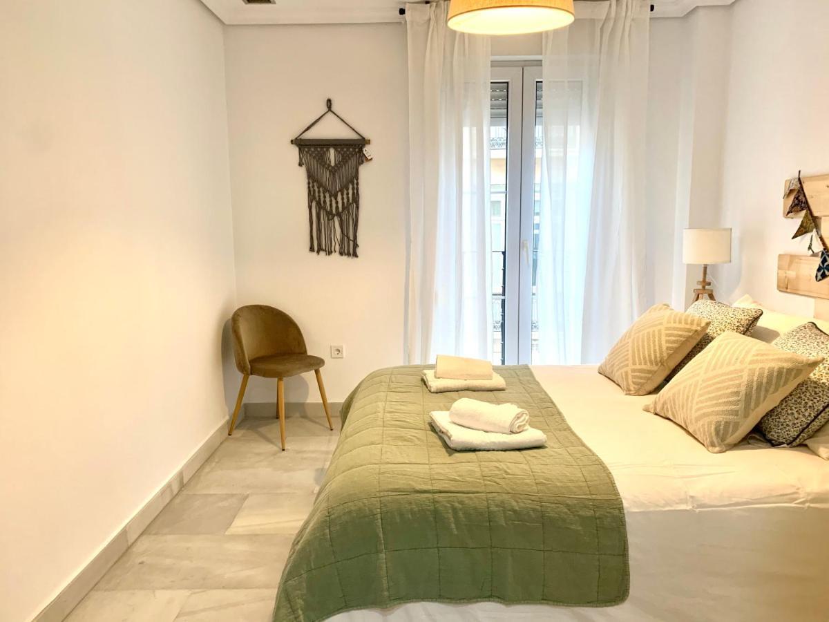 Homely Málaga Larios Exterior foto